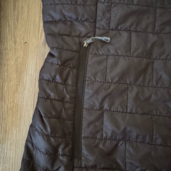 Patagonia Women's Black Puffer Jacket - Picture 7 of 10